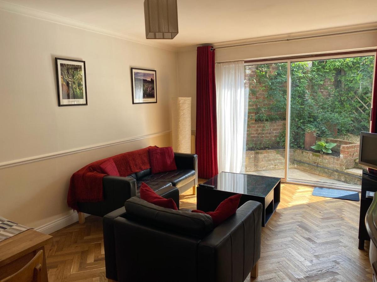 Byways Serviced Apartments Солсбъри Екстериор снимка