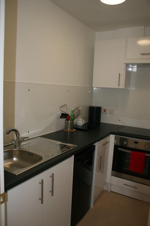 Byways Serviced Apartments Солсбъри Екстериор снимка